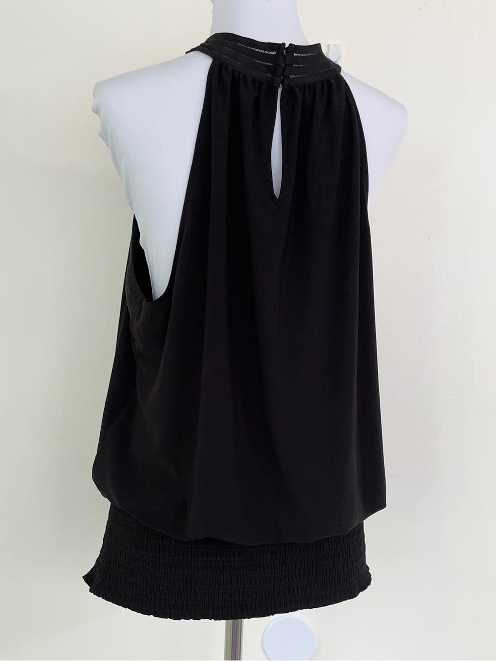 White House Black Market Cross Front Halter Top in Black L Large Keyhole Back - Picture 6 of 10